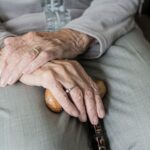 Renovar a carta aos 80 anos: Responsabilidade ou risco?